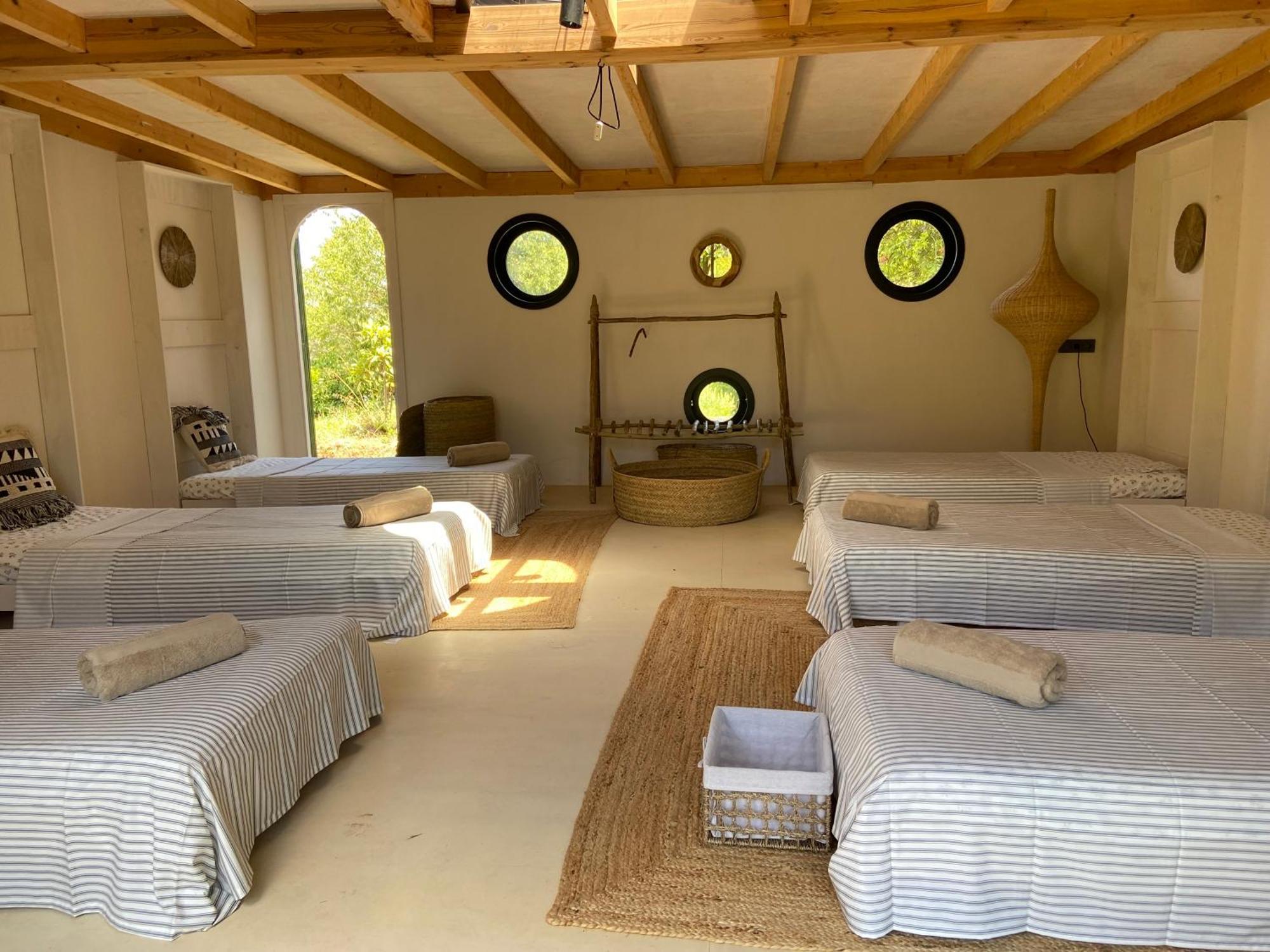The4Elements Bed & Breakfast Монда Екстериор снимка