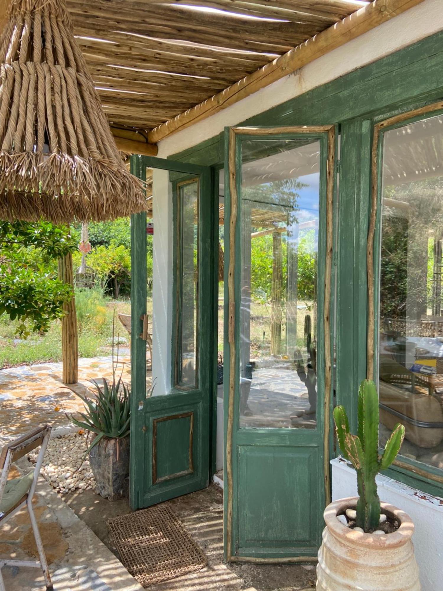 The4Elements Bed & Breakfast Монда Екстериор снимка
