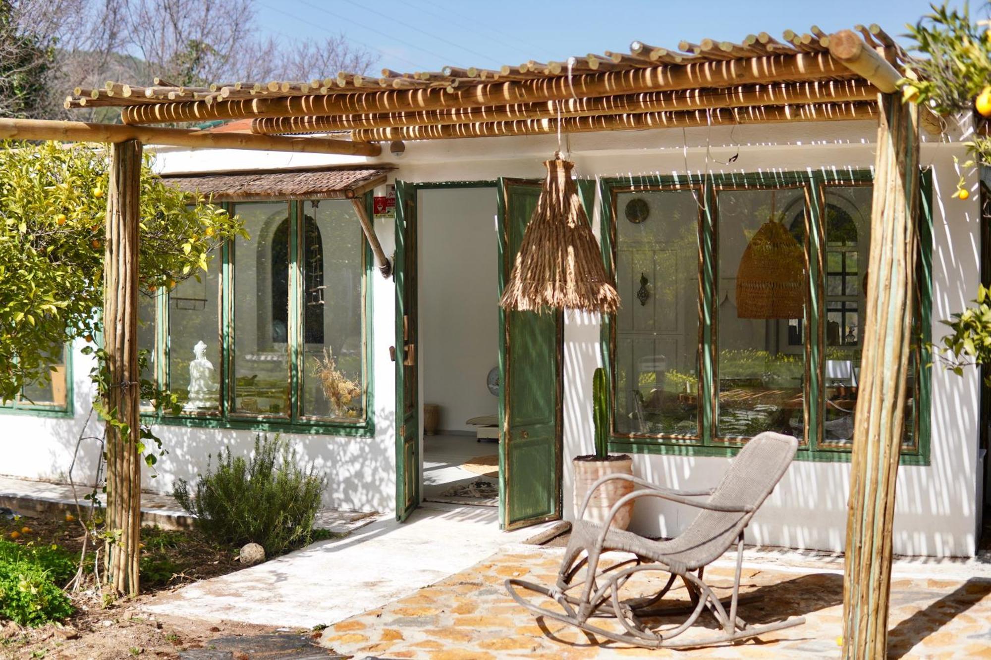 The4Elements Bed & Breakfast Монда Екстериор снимка